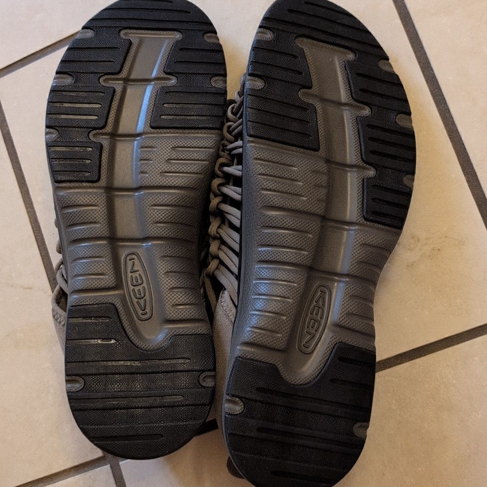 KEEN Premium Leather Two Cord Sandal Sneakers Taupe grey tan size 12 - Picture 8 of 8
